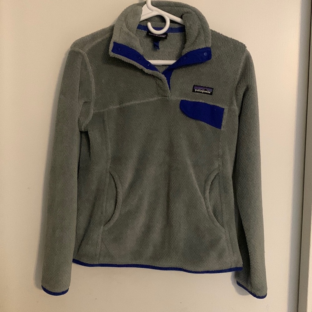 Patagonia (Polar Tech)Women’s Snap Pullover.